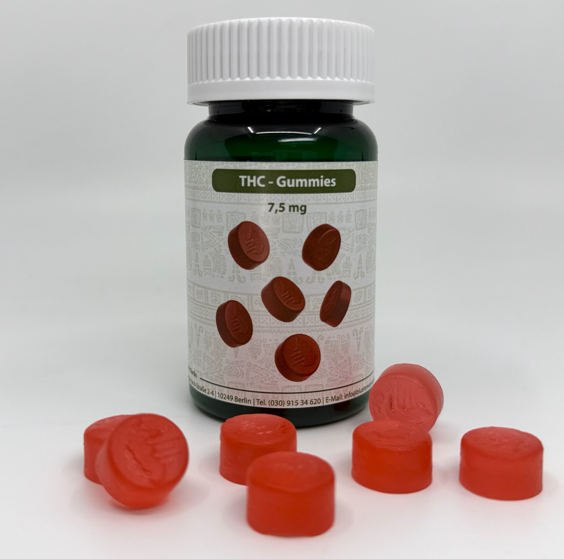 Bluetenversand.de THC Gummies Dose mit roten 7,5mg THC Gummies davor liegend frontal