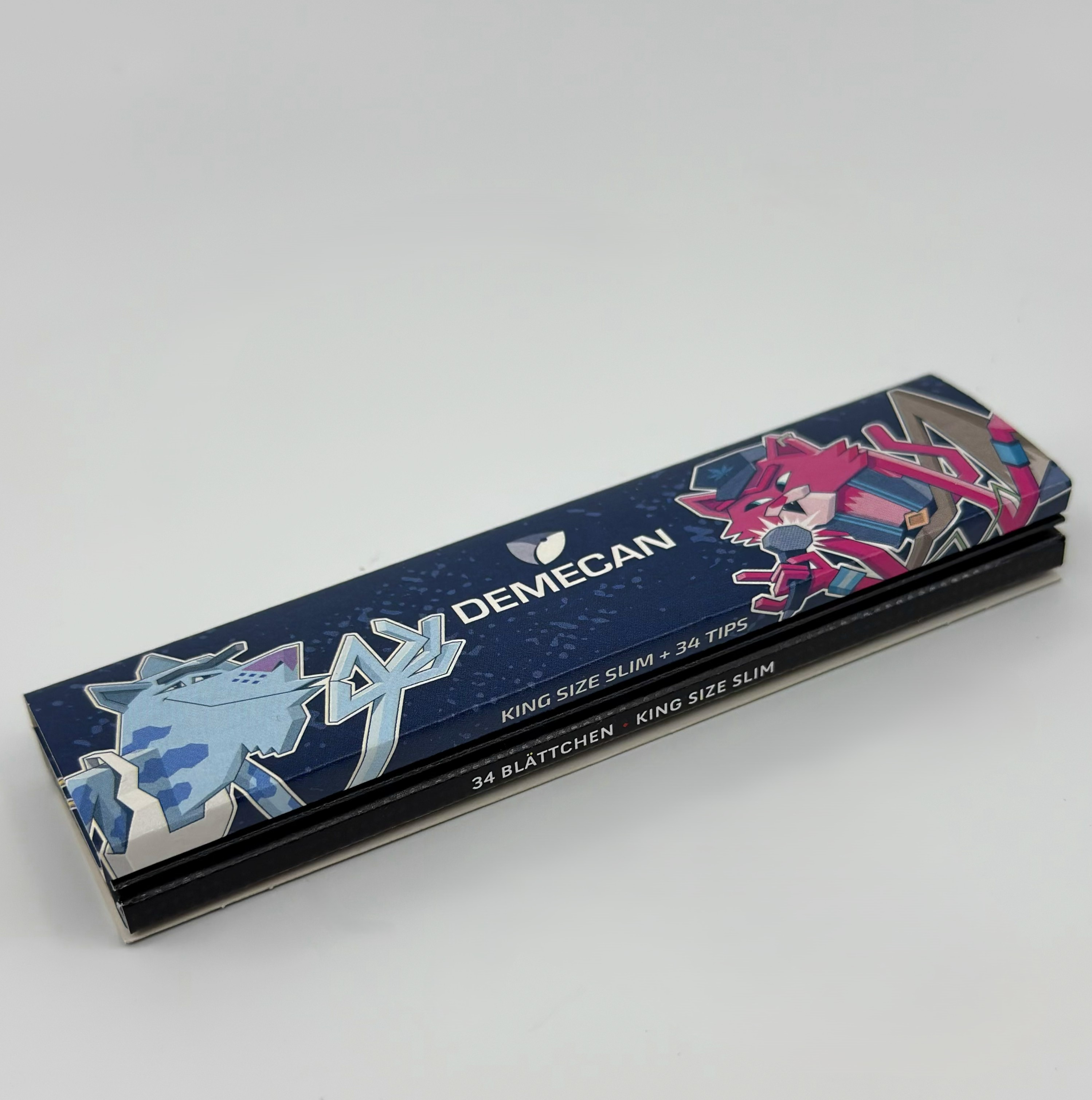 Gizeh King Size Papers 34 Blaettchen und Tips mit buntem Demecan Graffiti-Design, Schraegansicht